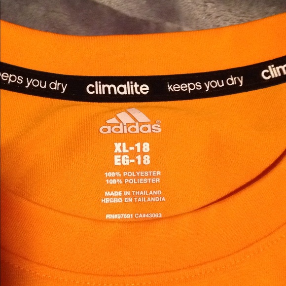 Boys XL Adidas short sleeve shirts - Picture 5 of 6